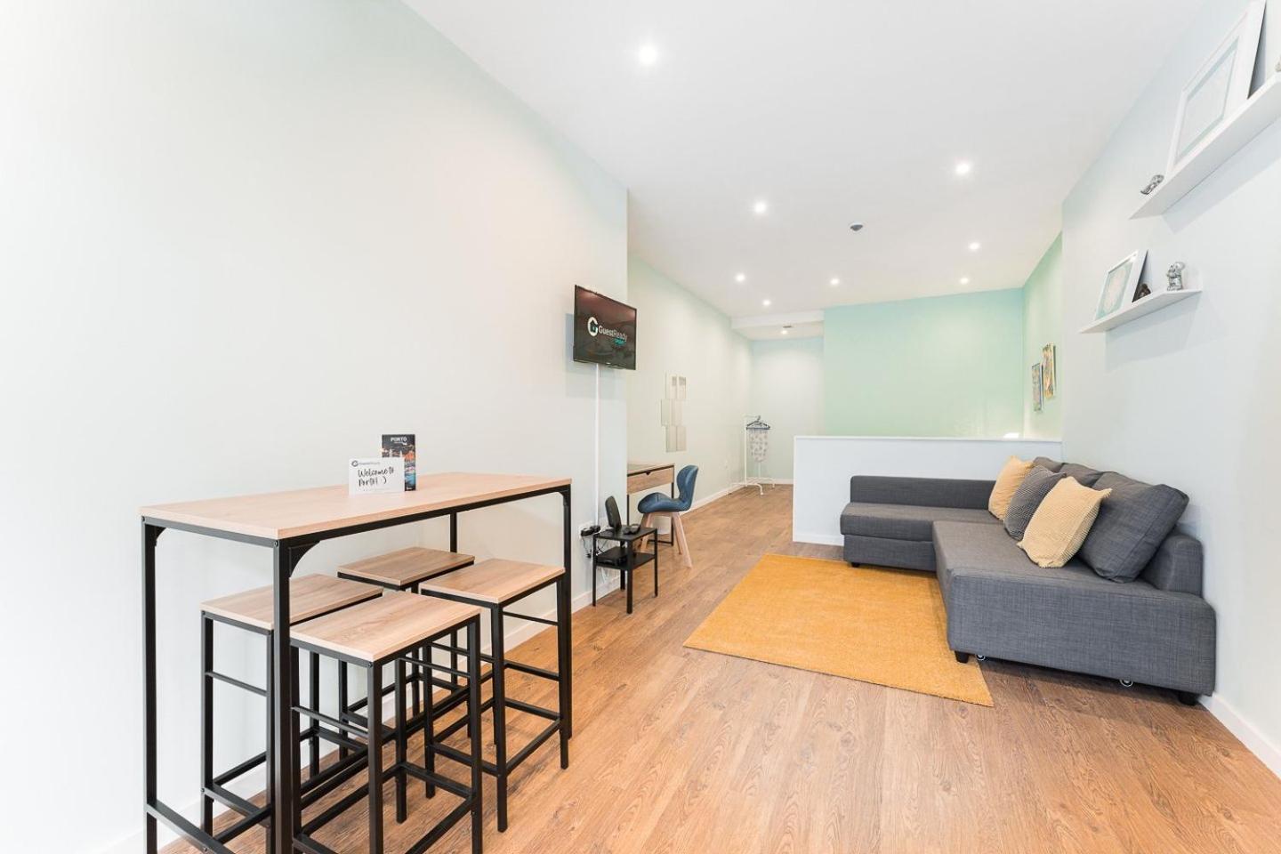 Guestready - The New Moonstone Office